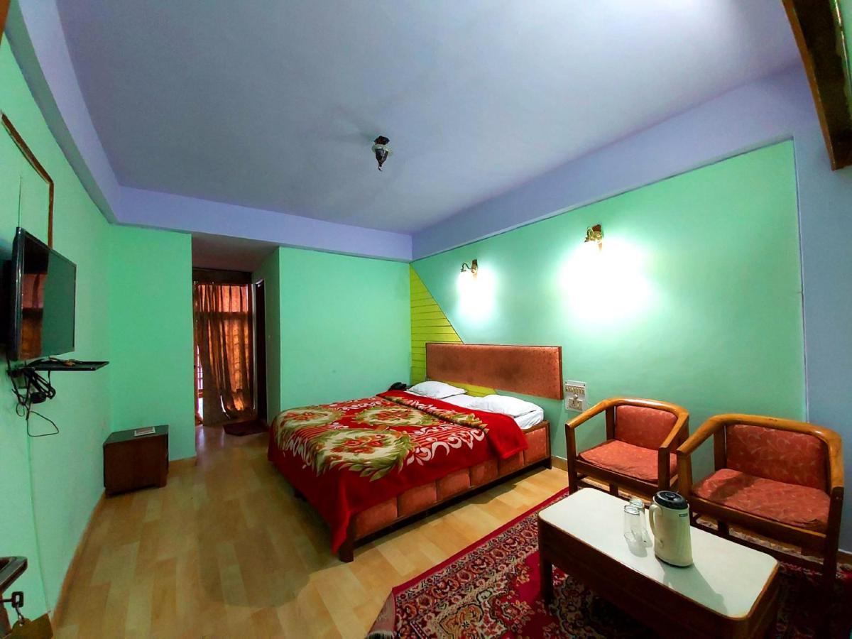 Hotel Radhe Continental Nainital Eksteriør bilde