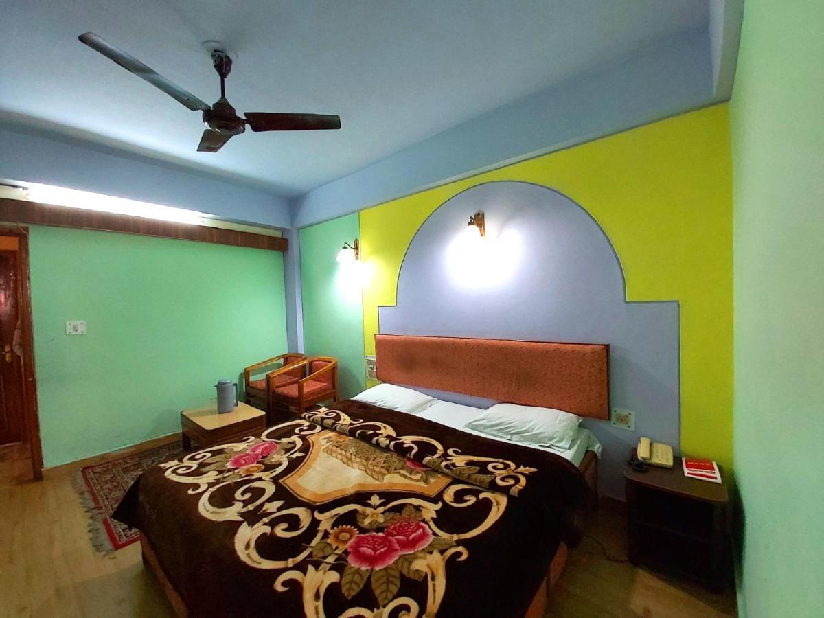 Hotel Radhe Continental Nainital Eksteriør bilde