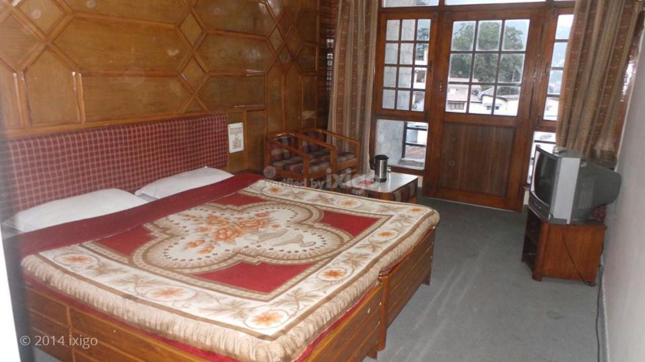 Hotel Radhe Continental Nainital Eksteriør bilde
