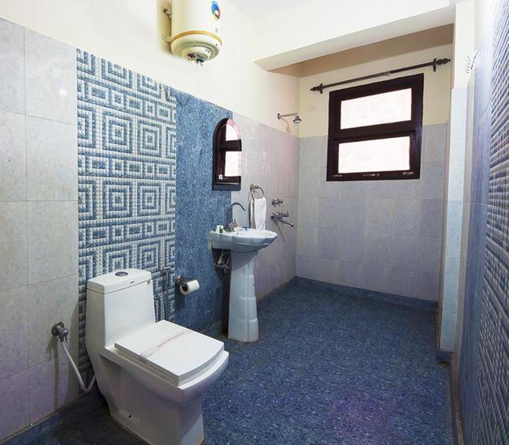 Hotel Radhe Continental Nainital Eksteriør bilde