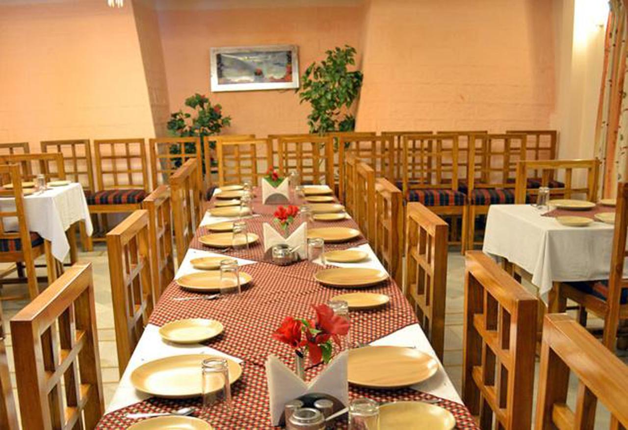 Hotel Radhe Continental Nainital Eksteriør bilde